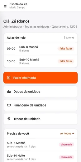 Modo Campo no celular com as aulas do dia e o botão Fazer chamada